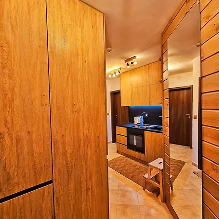 In Out Kosara Апартаменты 4*